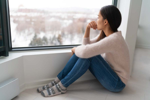 7 Holistic Ways for Managing Seasonal Depression This Winter